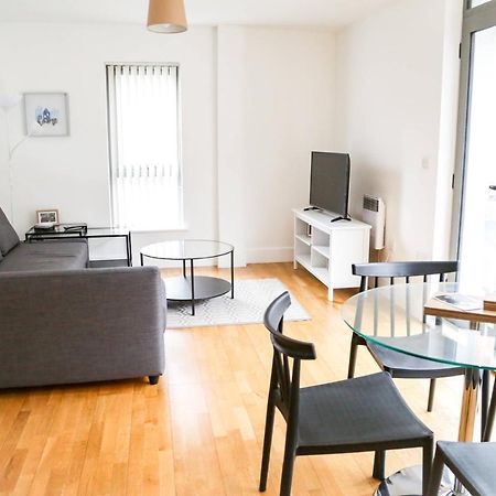 Serviced Apartment In Liverpool City Centre - Free Parking - Balcony - By Happy Days Eksteriør bilde